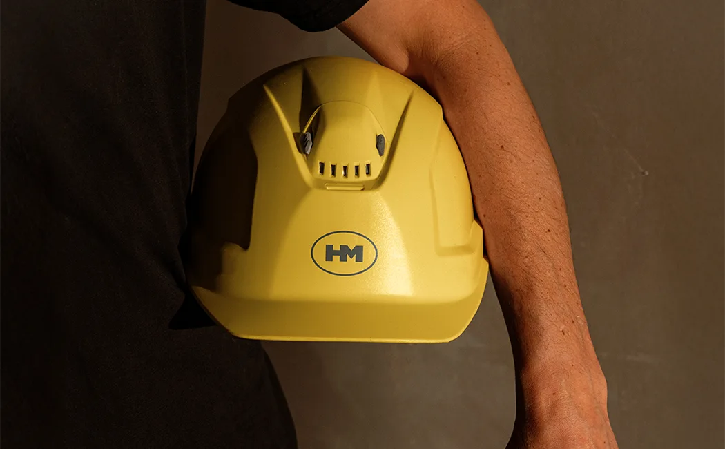 Bauhelm mit HM Firmenlogo
