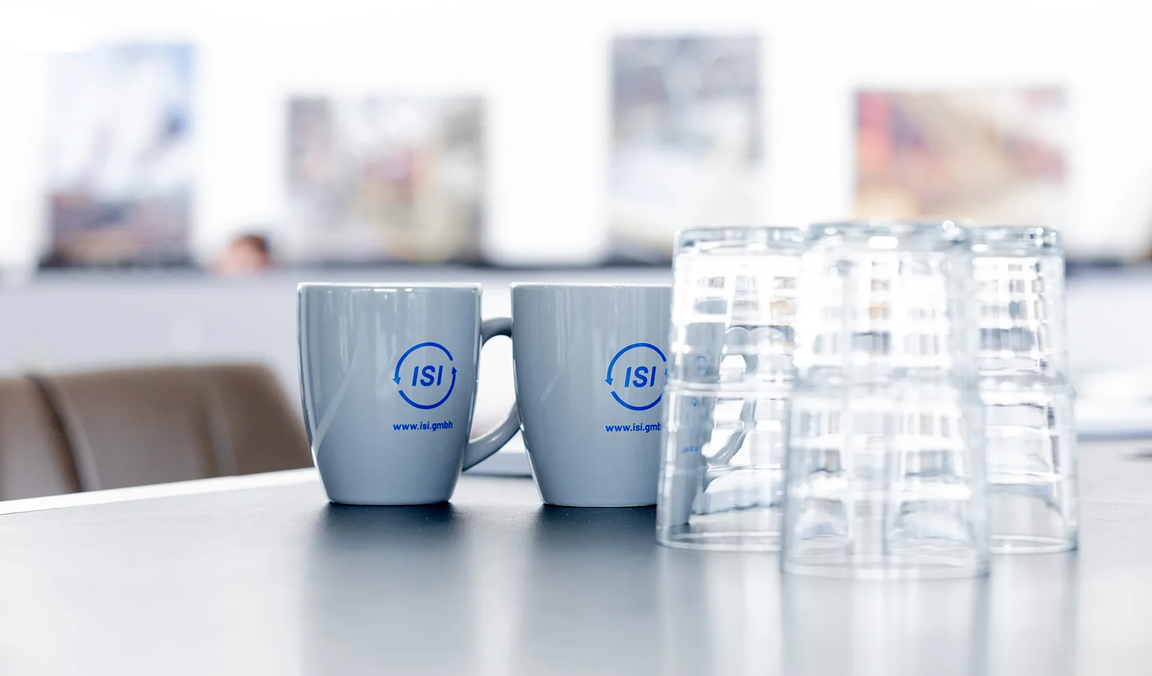 Kaffeebecher mit Firmenlogo